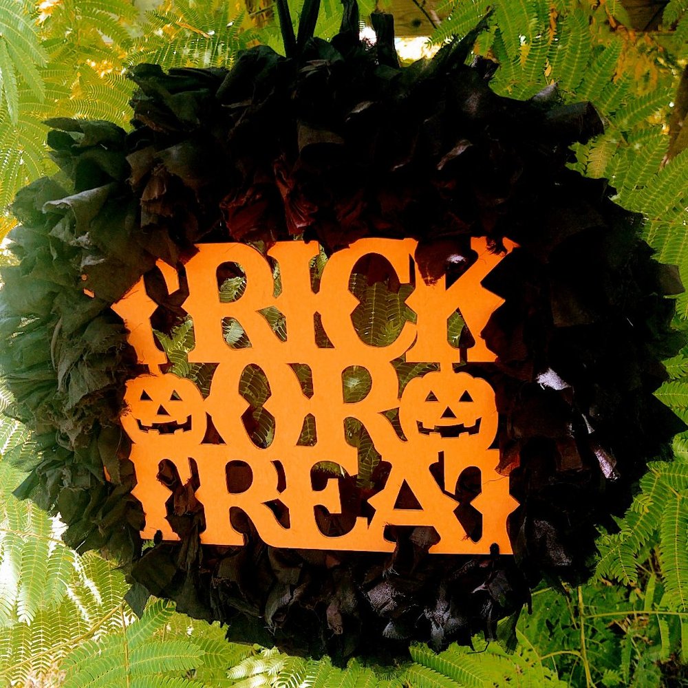 Hand Crafted Fabric Rag Wreath Trick or Treat Halloween Black Orange Pumpkin 17"